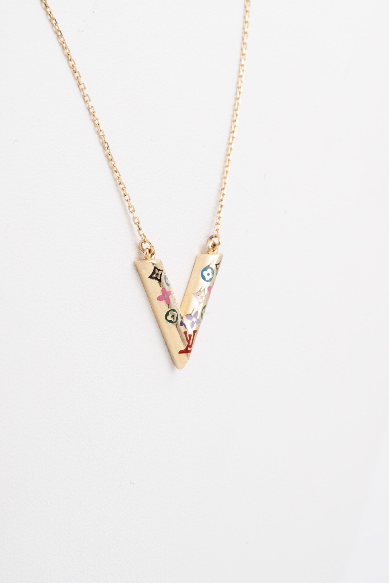Inspired necklace with design on pendant