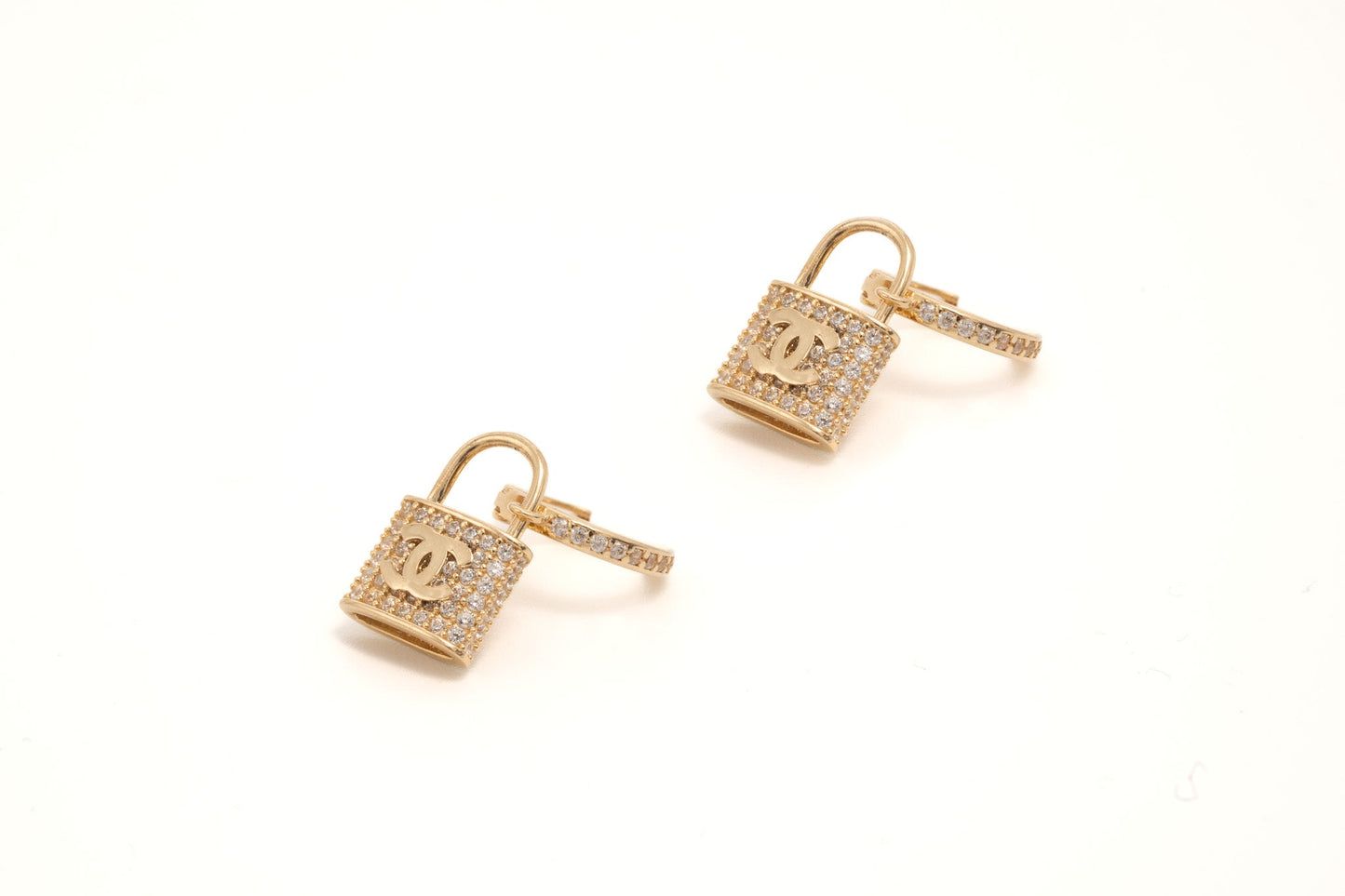 Women earring mini hoops