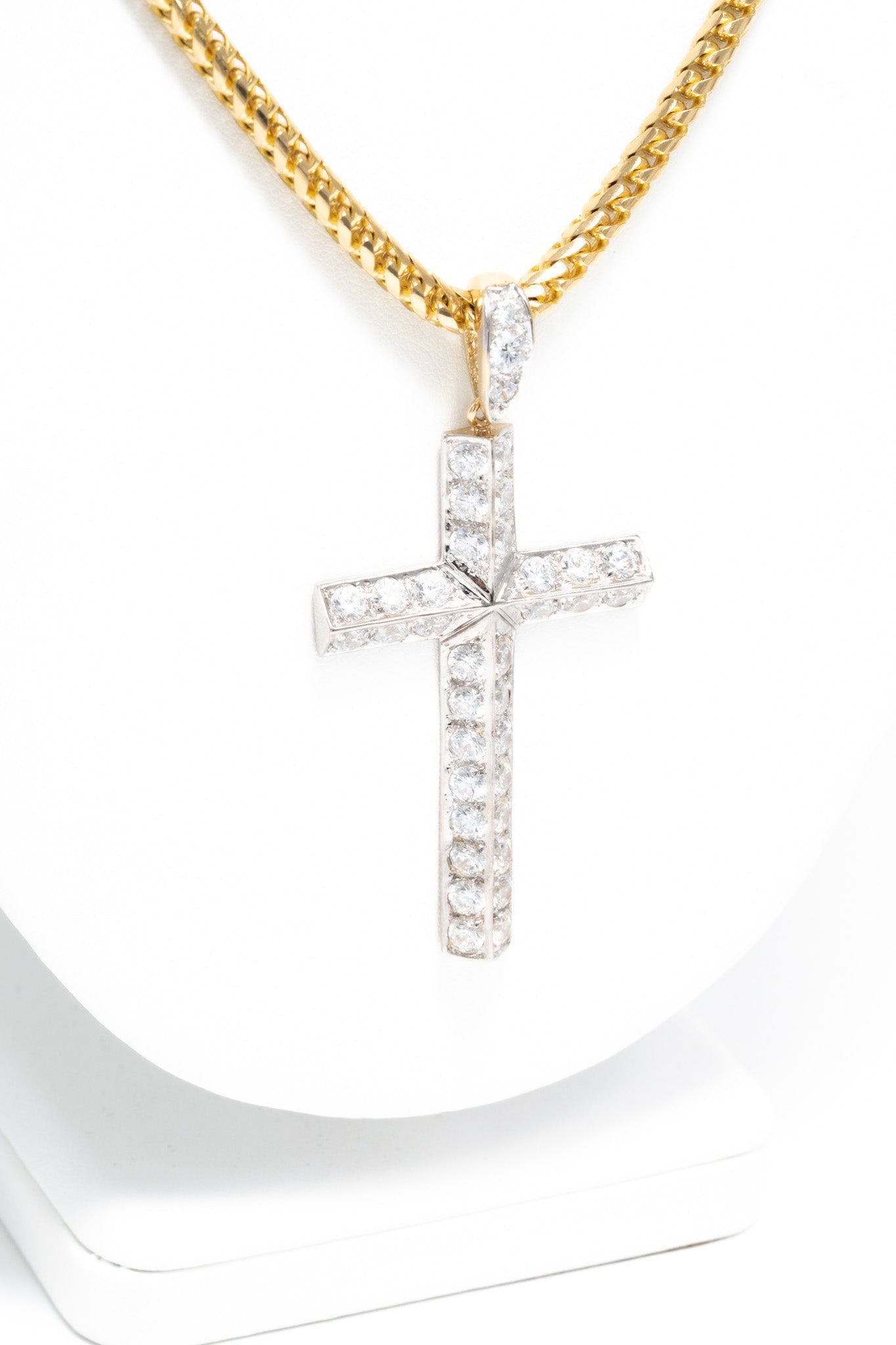 Men necklace with cross